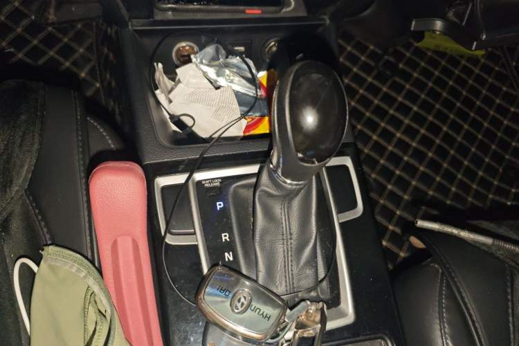 Used Hyundai Mistra 2014 1.8L Automatic Smart GLS Gear Lever