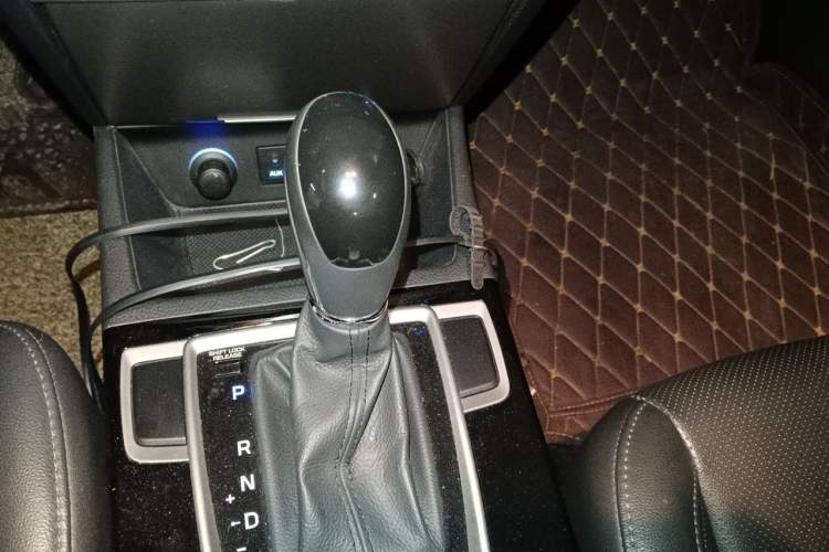 Used Hyundai Mistra 2014 1.8L Automatic Deluxe DLX Model Gear Lever