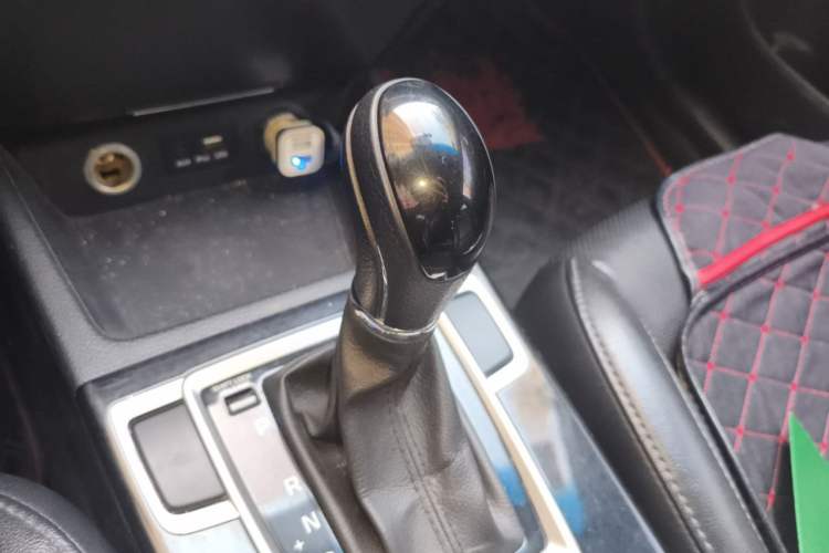 Used Hyundai Mistra 2014 1.8L Automatic Smart GLS Gear Lever