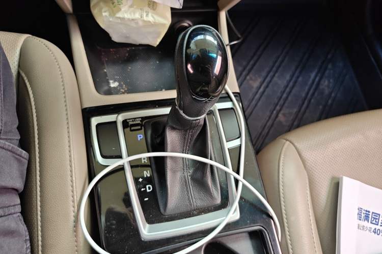 Used Hyundai Mistra 2014 1.8L Automatic Smart GLS Gear Lever