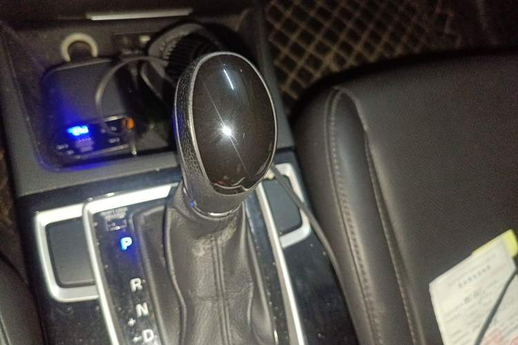 Used Hyundai Mistra 2014 1.8L Automatic Smart GLS Gear Lever