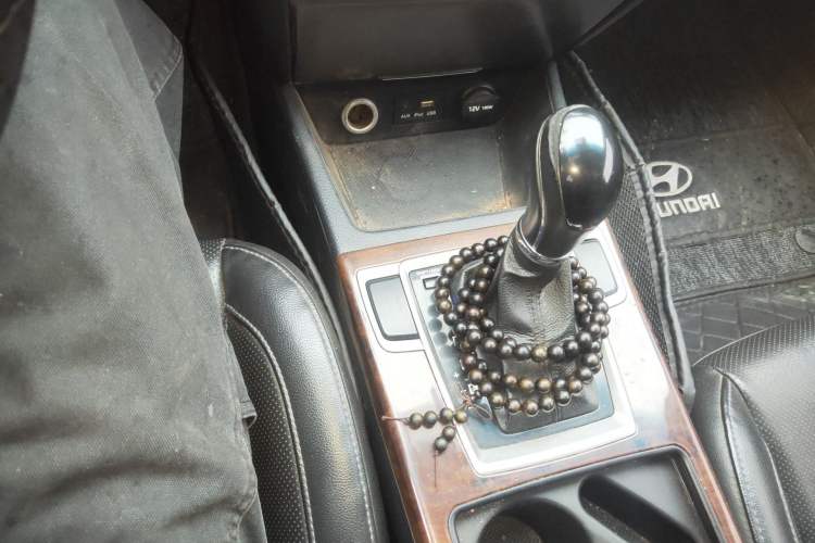 Used Hyundai Mistra 2014 1.8L Automatic Deluxe DLX Model Gear Lever