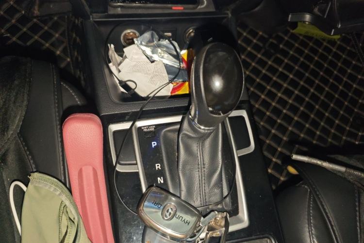 Used Hyundai Mistra 2014 1.8L Automatic Smart GLS Gear Lever