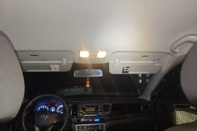 Used Hyundai Mistra 2014 1.8L Manual Comfort GL Model Headliner