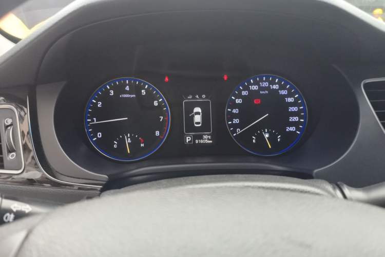 Used Hyundai Mistra 2014 1.8L Automatic Smart GLS Instrument Cluster