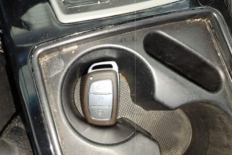 Used Hyundai Mistra 2014 1.8L Automatic Smart GLS Interior 1
