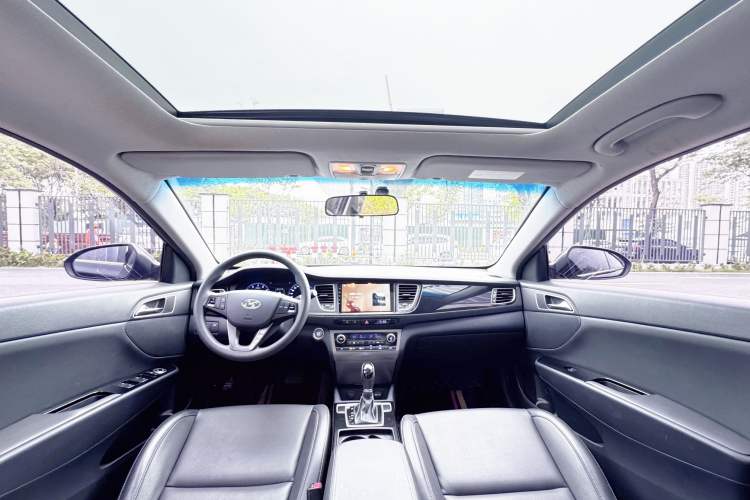 Used Hyundai Mistra 2014 1.8L Automatic Smart GLS Interior 2