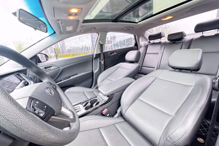 Used Hyundai Mistra 2014 1.8L Automatic Smart GLS Interior 4