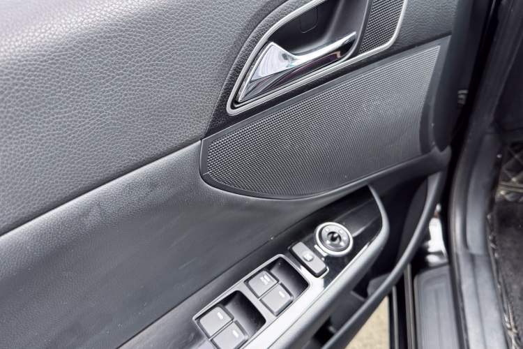 Used Hyundai Mistra 2014 1.8L Automatic Smart GLS Interior 8