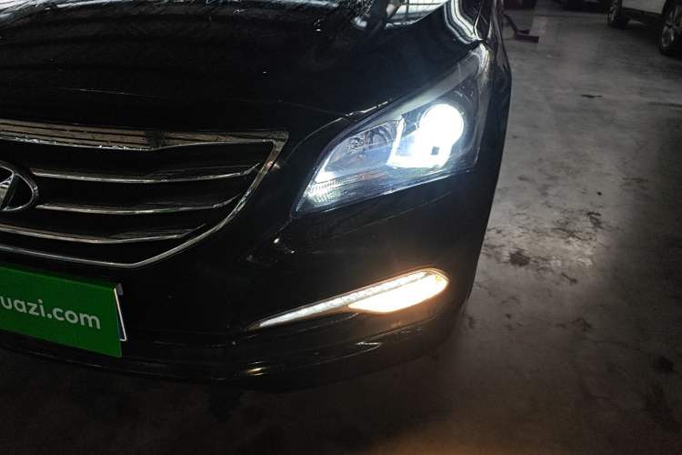 Used Hyundai Mistra 2014 1.8L Automatic Deluxe DLX Model Left Front Headlight