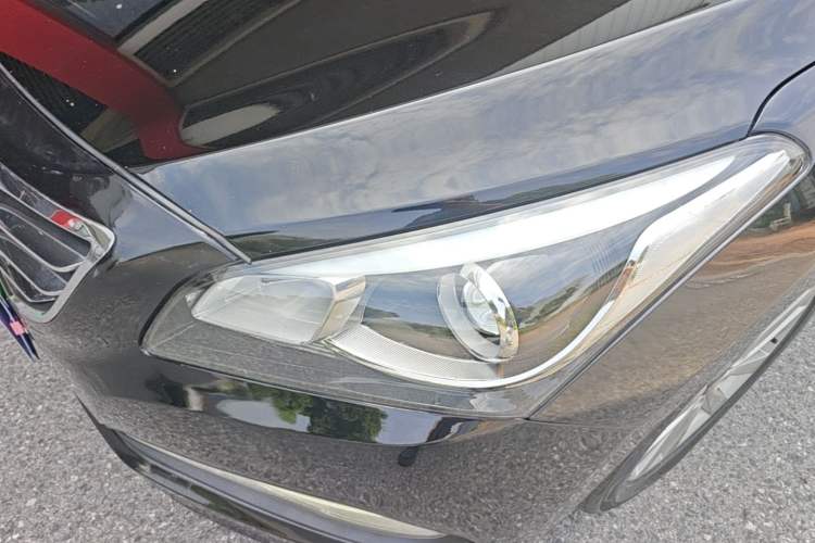 Used Hyundai Mistra 2014 1.8L Automatic Smart GLS Left Front Headlight