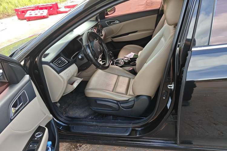 Used Hyundai Mistra 2014 1.8L Automatic Smart GLS Left Front Seat