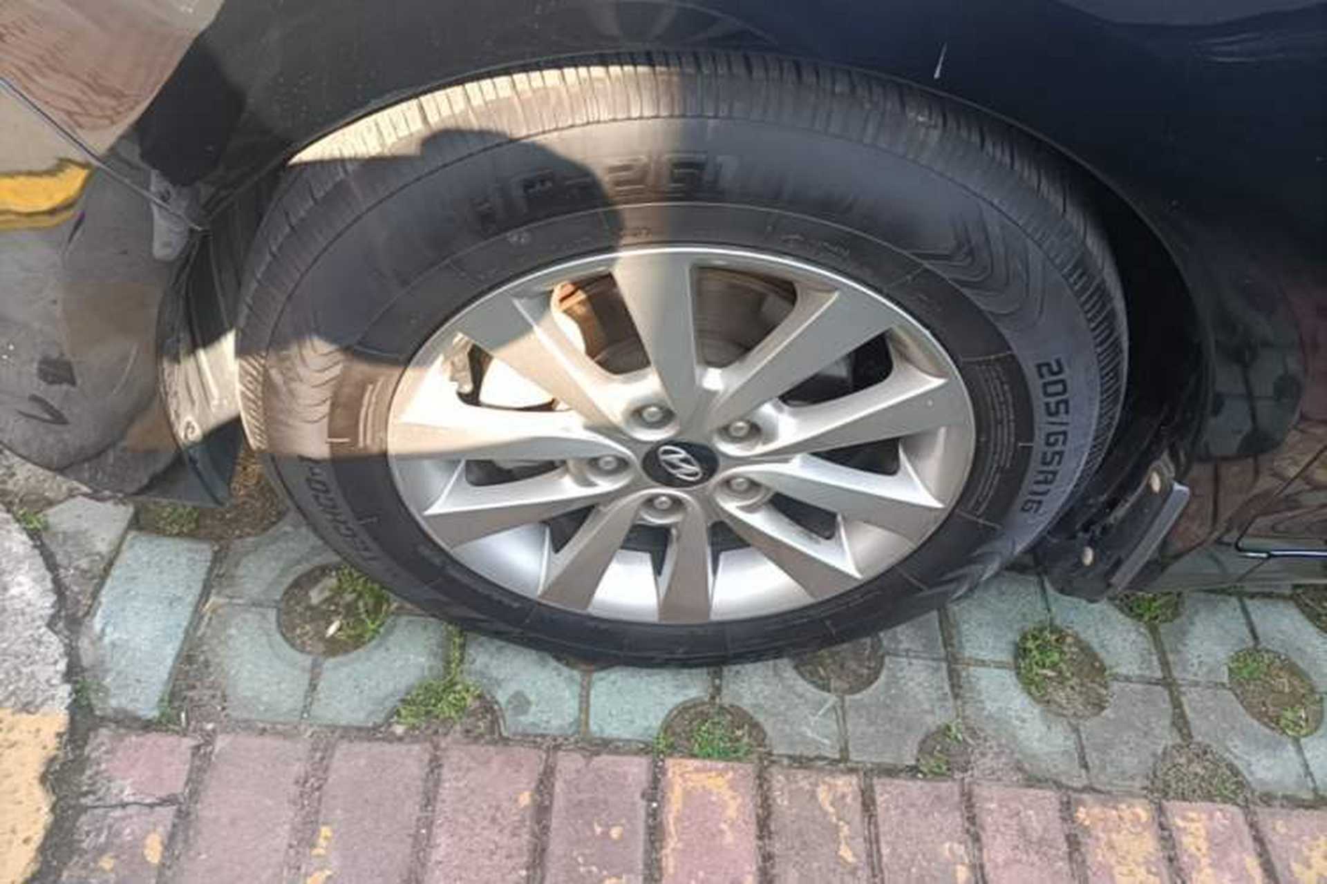 Used Hyundai Mistra 2014 1.8L Automatic Smart GLS Left Front Wheel Hub