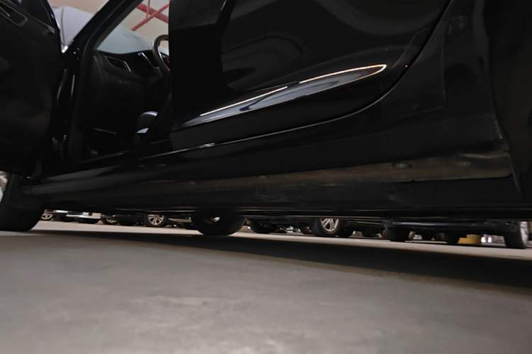 Used Hyundai Mistra 2014 1.8L Automatic Smart GLS Left Side Sill
