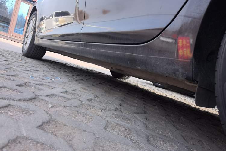 Used Hyundai Mistra 2014 1.8L Manual Comfort GL Model Left Side Sill