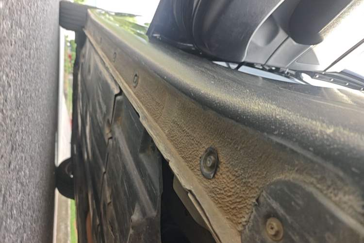 Used Hyundai Mistra 2014 1.8L Automatic Smart GLS Left Side Sill