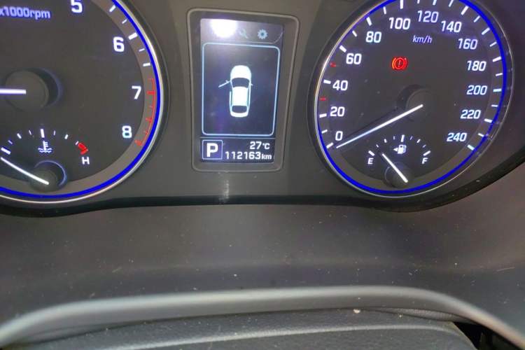 Used Hyundai Mistra 2014 1.8L Automatic Smart GLS Odometer Close Up