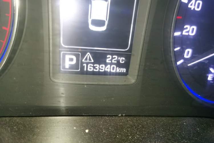 Used Hyundai Mistra 2014 1.8L Automatic Smart GLS Odometer Close Up