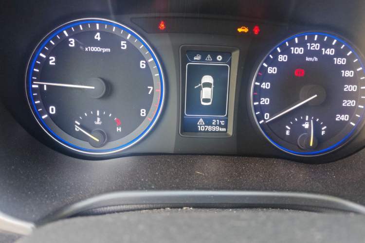 Used Hyundai Mistra 2014 1.8L Manual Comfort GL Model Odometer Close Up