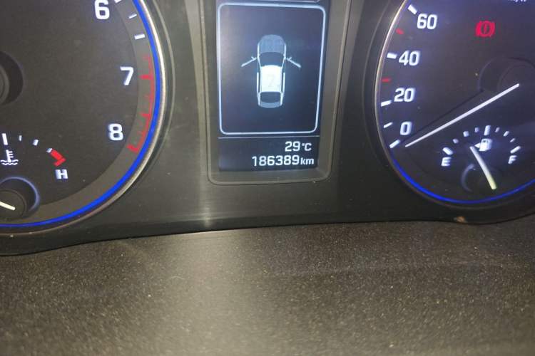 Used Hyundai Mistra 2014 1.8L Manual Comfort GL Model Odometer Close Up