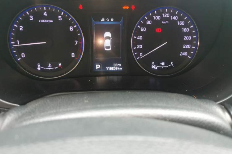 Used Hyundai Mistra 2014 1.8L Automatic Deluxe DLX Model Odometer Close Up
