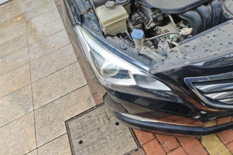 Used Hyundai Mistra 2014 1.8L Automatic Smart GLS Right Front Headlight