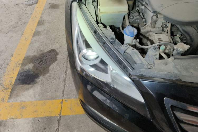 Used Hyundai Mistra 2014 1.8L Manual Comfort GL Model Right Front Headlight