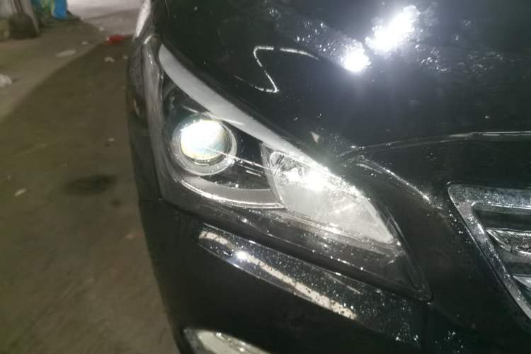 Used Hyundai Mistra 2014 1.8L Automatic Smart GLS Right Front Headlight