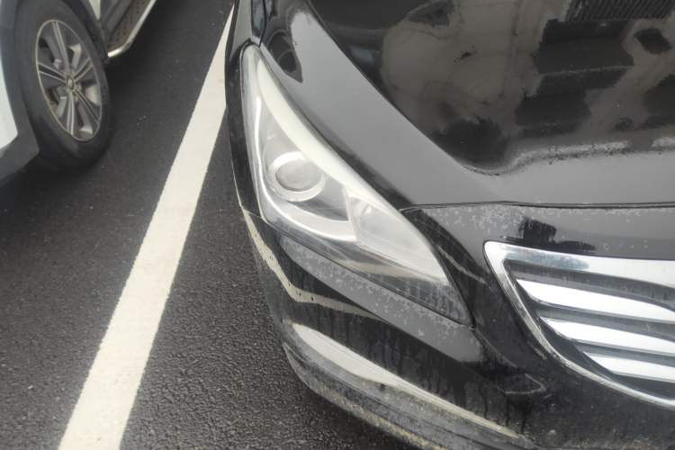 Used Hyundai Mistra 2014 1.8L Automatic Deluxe DLX Model Right Front Headlight