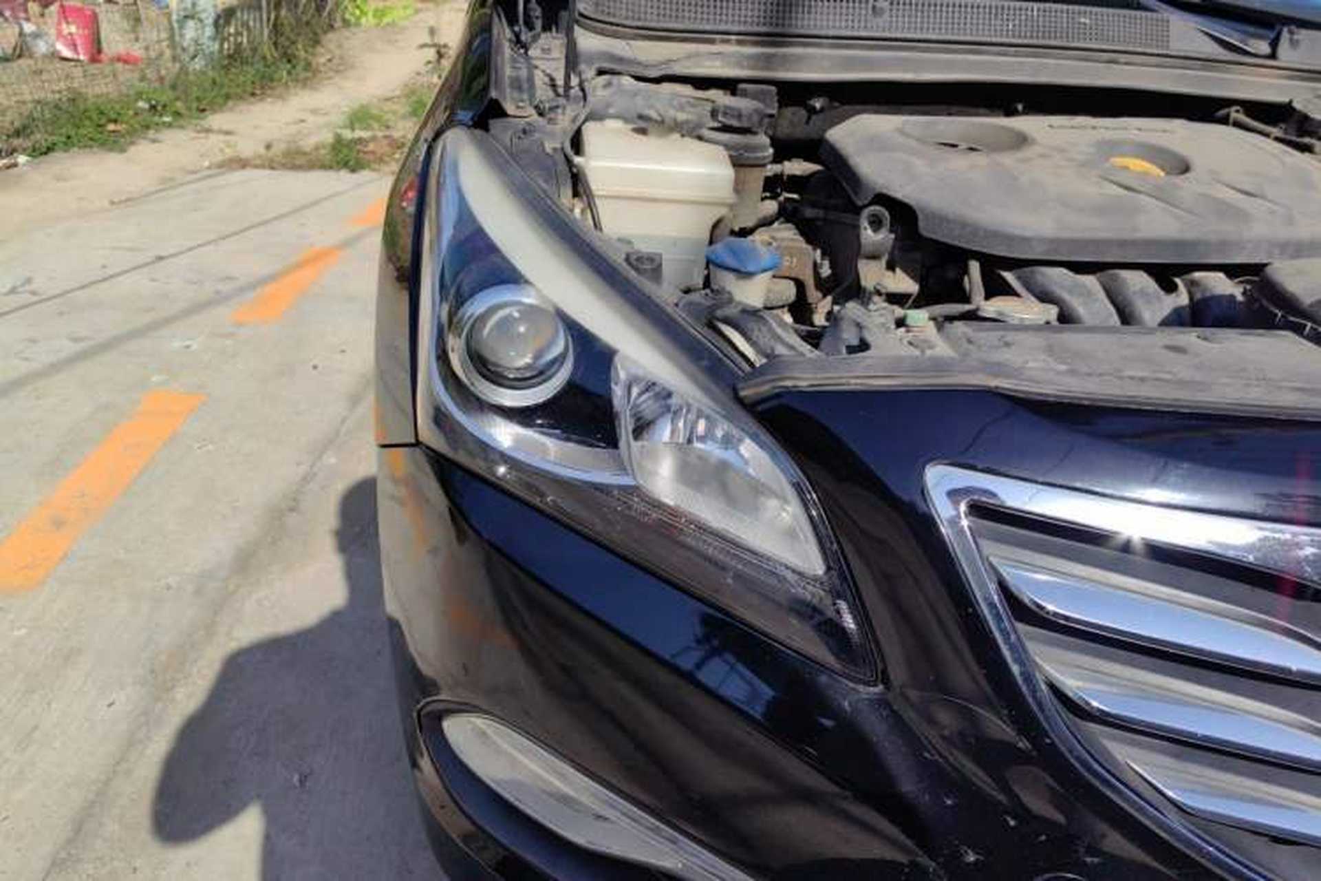 Used Hyundai Mistra 2014 1.8L Automatic Smart GLS Right Front Headlight