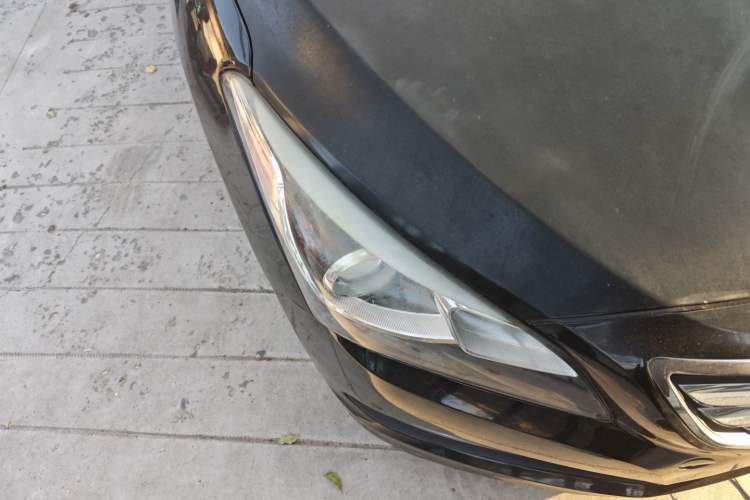 Used Hyundai Mistra 2014 1.8L Automatic Deluxe DLX Model Right Front Headlight