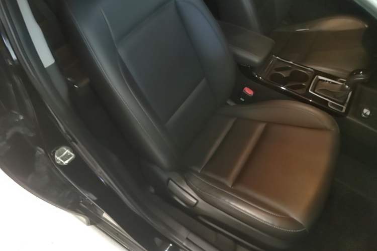 Used Hyundai Mistra 2014 1.8L Automatic Smart GLS Right Front Seat