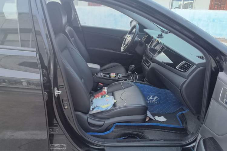 Used Hyundai Mistra 2014 1.8L Automatic Smart GLS Right Front Seat