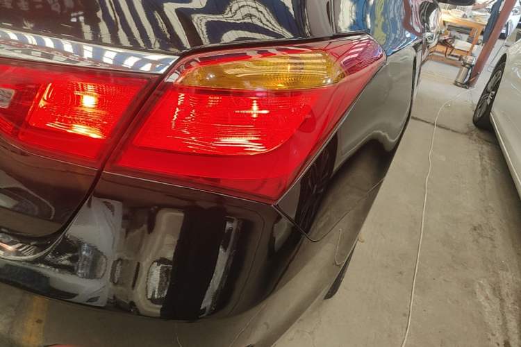 Used Hyundai Mistra 2014 1.8L Automatic Smart GLS Right Rear Taillight