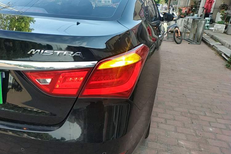 Used Hyundai Mistra 2014 1.8L Automatic Deluxe DLX Model Right Rear Taillight