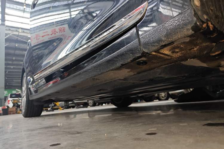 Used Hyundai Mistra 2014 1.8L Automatic Deluxe DLX Model Right Side Sill