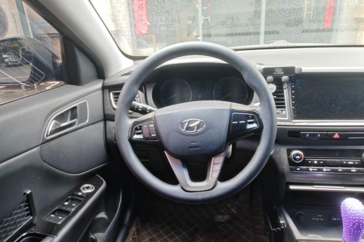 Used Hyundai Mistra 2014 1.8L Automatic Smart GLS Steering Wheel