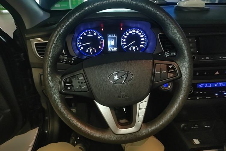 Used Hyundai Mistra 2014 1.8L Automatic Smart GLS Steering Wheel