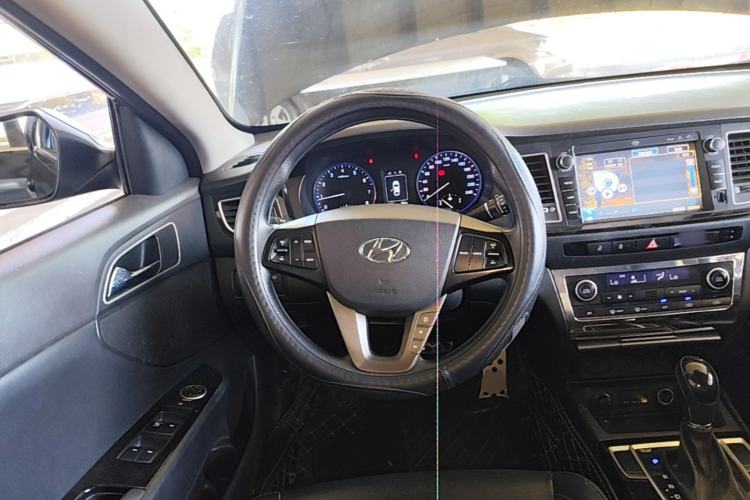 Used Hyundai Mistra 2014 1.8L Automatic Smart GLS Steering Wheel