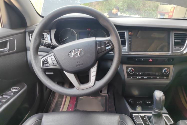 Used Hyundai Mistra 2014 1.8L Automatic Smart GLS Steering Wheel