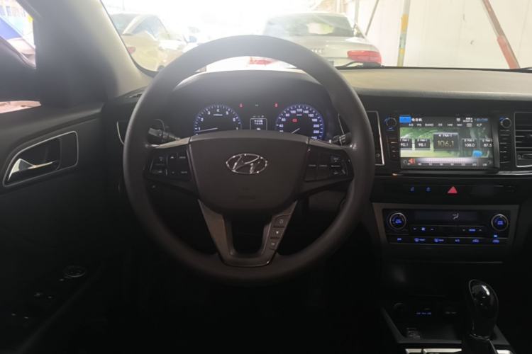 Used Hyundai Mistra 2014 1.8L Automatic Smart GLS Steering Wheel