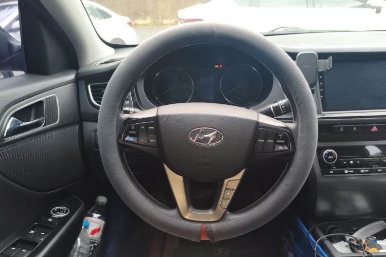 Used Hyundai Mistra 2014 1.8L Automatic Smart GLS Steering Wheel
