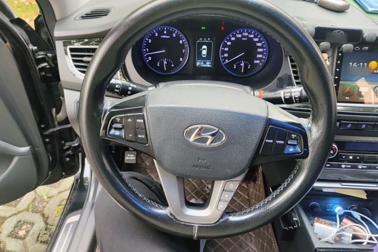 Used Hyundai Mistra 2014 1.8L Automatic Smart GLS Steering Wheel