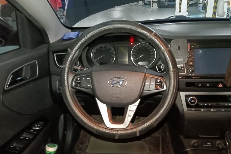 Used Hyundai Mistra 2014 1.8L Automatic Deluxe DLX Model Steering Wheel
