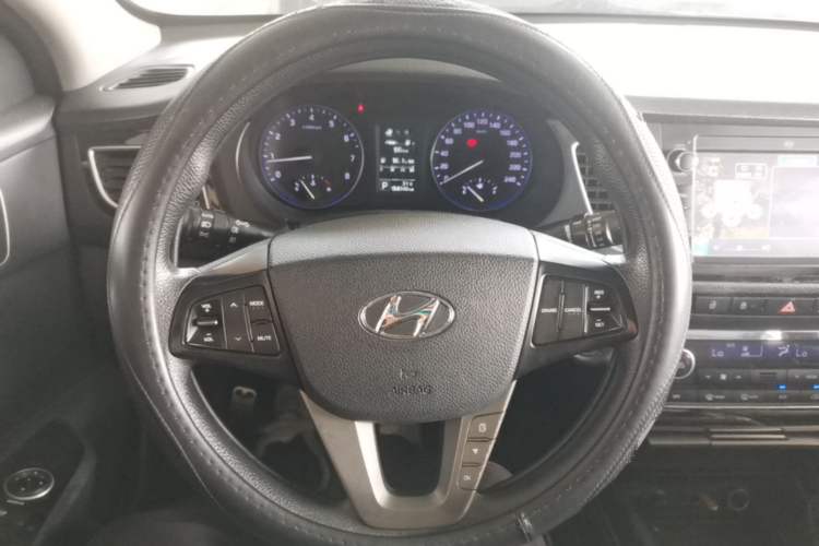Used Hyundai Mistra 2014 1.8L Automatic Smart GLS Steering Wheel