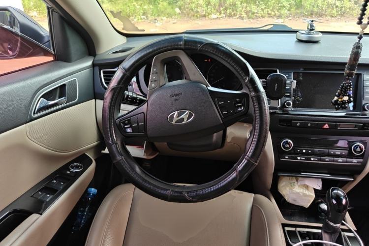 Used Hyundai Mistra 2014 1.8L Automatic Smart GLS Steering Wheel