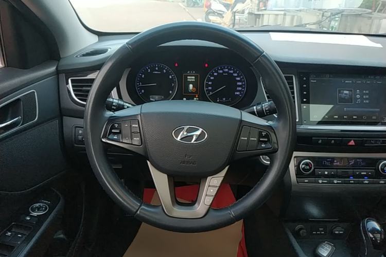 Used Hyundai Mistra 2014 1.8L Automatic Deluxe DLX Model Steering Wheel