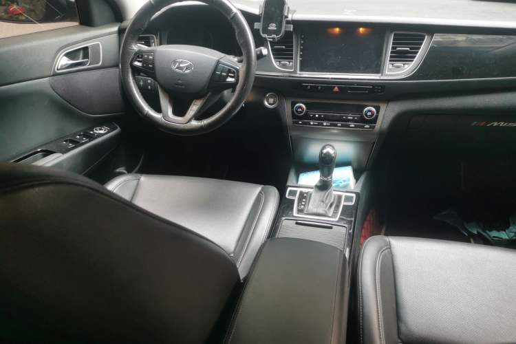Used Hyundai Mistra 2014 1.8L Automatic Deluxe DLX Model Steering Wheel