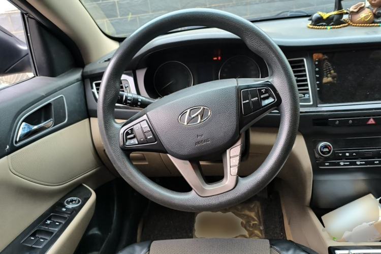 Used Hyundai Mistra 2014 1.8L Automatic Smart GLS Steering Wheel