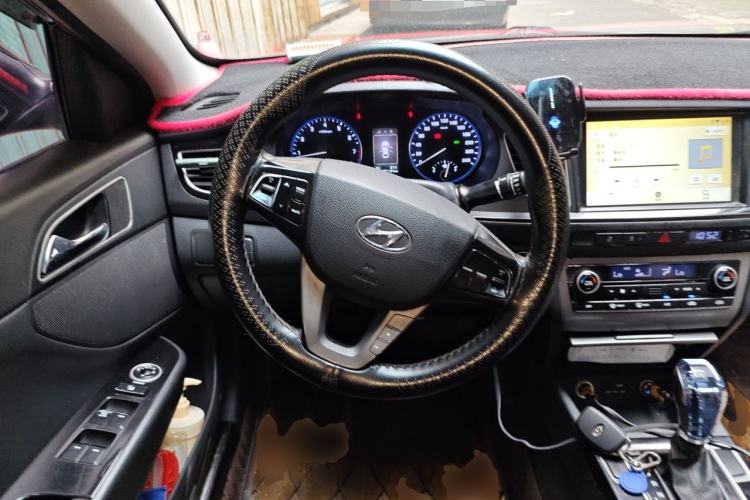 Used Hyundai Mistra 2014 1.8L Automatic Smart GLS Steering Wheel